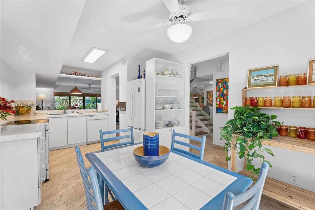 Breakfast area in kitchen