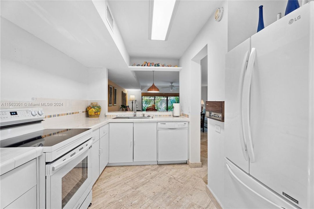 Recently Sold: $678,000 (2 beds, 2 baths, 1430 Square Feet)