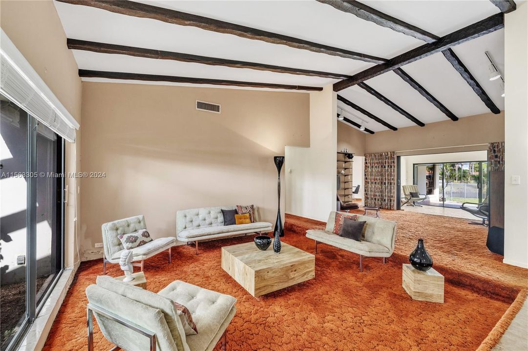 Active With Contract: $695,000 (5 beds, 3 baths, 2620 Square Feet)