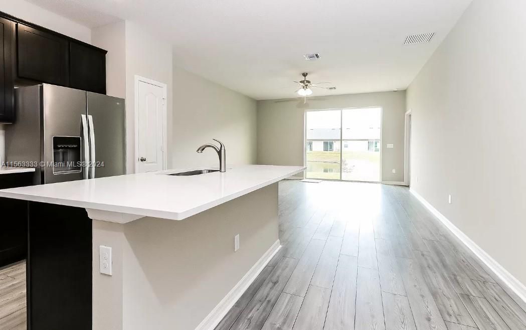 For Sale: $304,000 (3 beds, 2 baths, 1397 Square Feet)