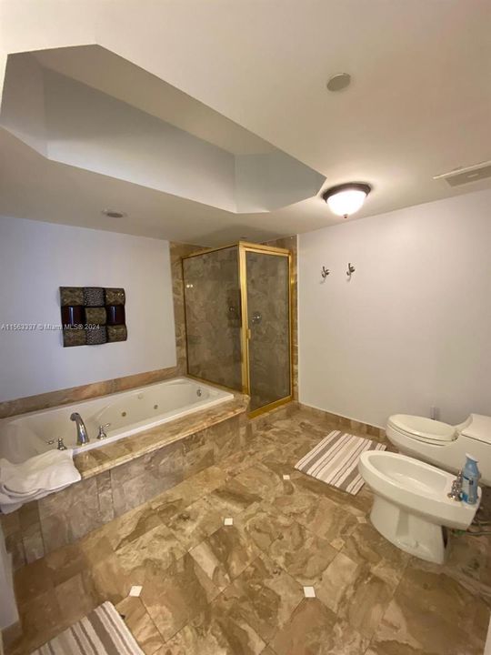 待售: $910,000 (2 贝兹, 2 浴室, 1260 平方英尺)