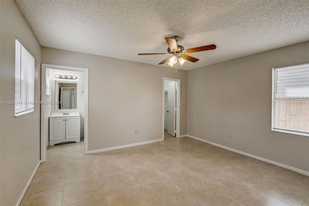 Active With Contract: $449,900 (3 beds, 2 baths, 1330 Square Feet)