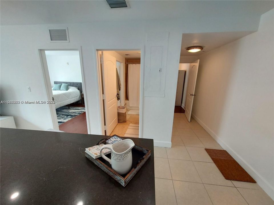 For Sale: $524,900 (2 beds, 2 baths, 976 Square Feet)