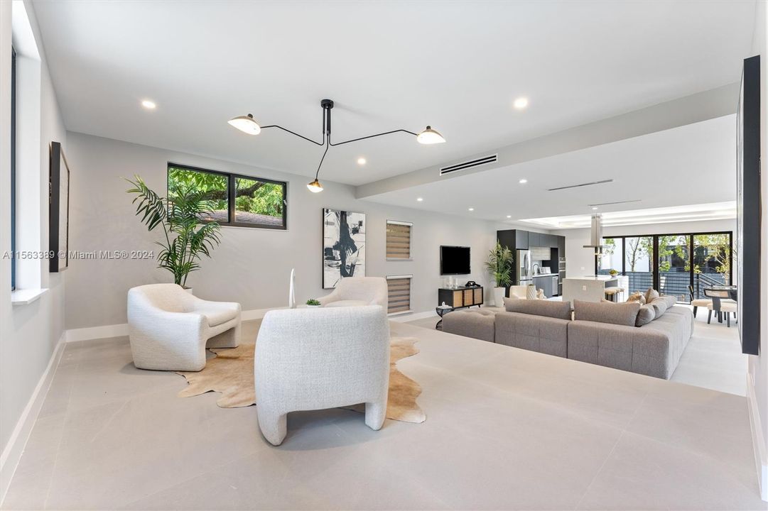 Active With Contract: $3,995,000 (4 beds, 5 baths, 3606 Square Feet)