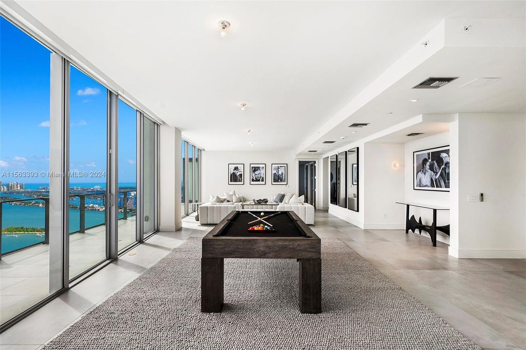 Active With Contract: $8,750,000 (5 beds, 5 baths, 7878 Square Feet)