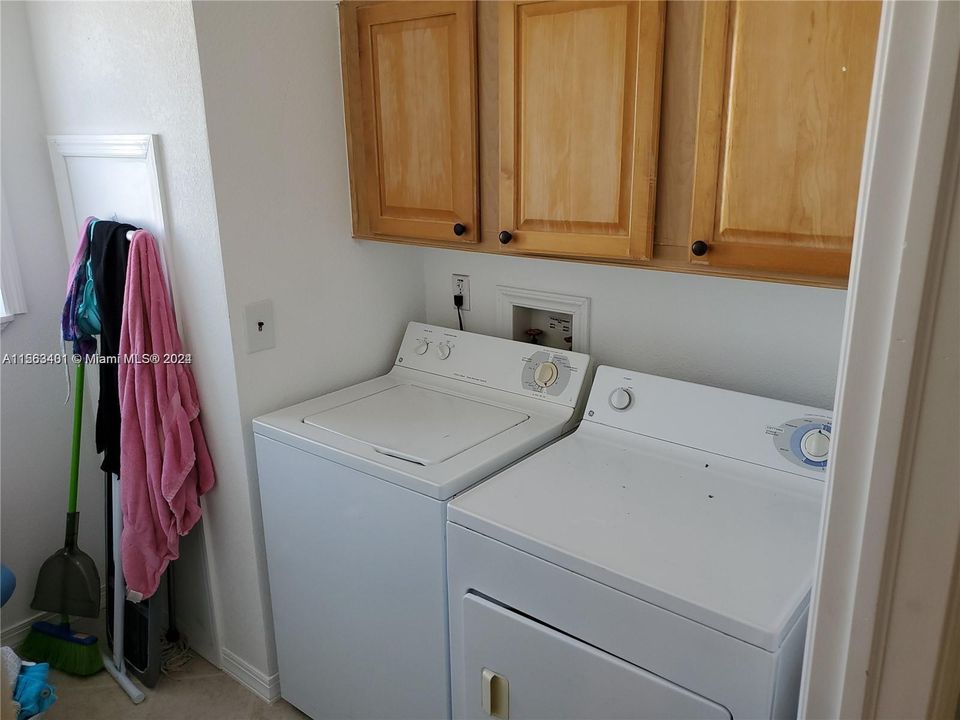 For Rent: $3,800 (3 beds, 2 baths, 1572 Square Feet)