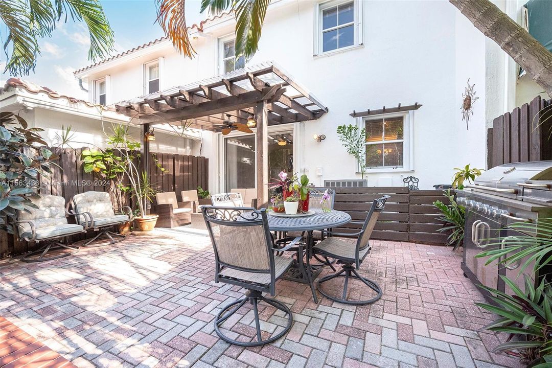 Recently Sold: $510,000 (2 beds, 2 baths, 1340 Square Feet)