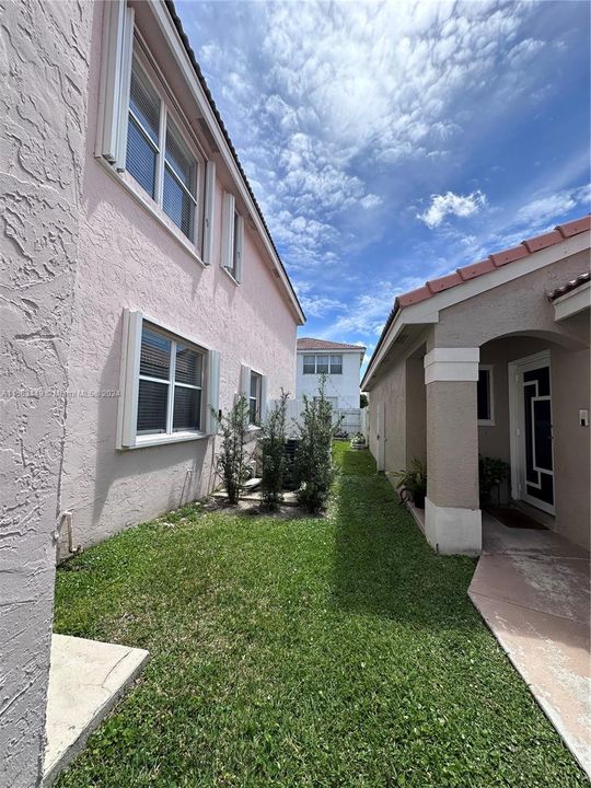 Recently Sold: $699,000 (4 beds, 2 baths, 2347 Square Feet)