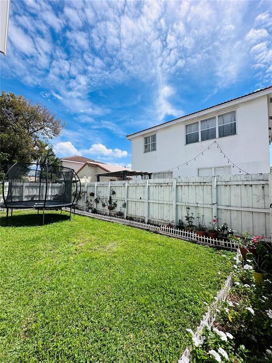 Recently Sold: $699,000 (4 beds, 2 baths, 2347 Square Feet)