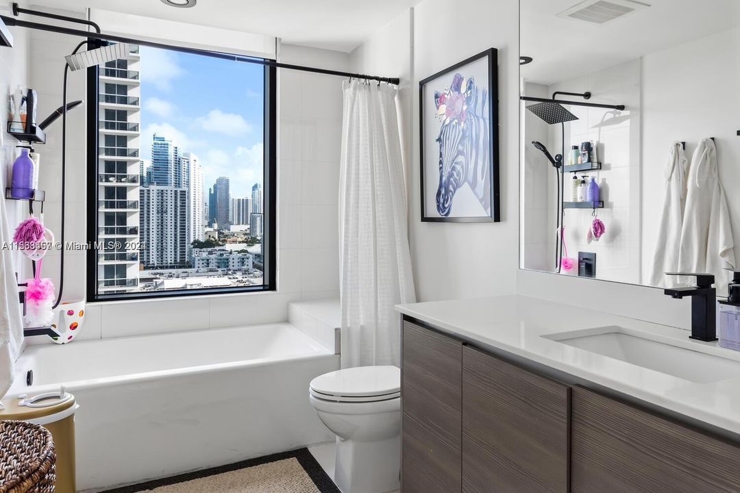 Recently Rented: $7,500 (3 beds, 2 baths, 1395 Square Feet)