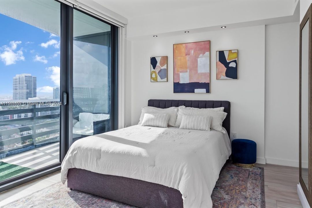 Recently Rented: $7,500 (3 beds, 2 baths, 1395 Square Feet)