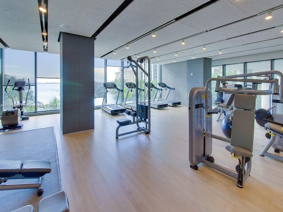 Recently Rented: $7,500 (3 beds, 2 baths, 1395 Square Feet)