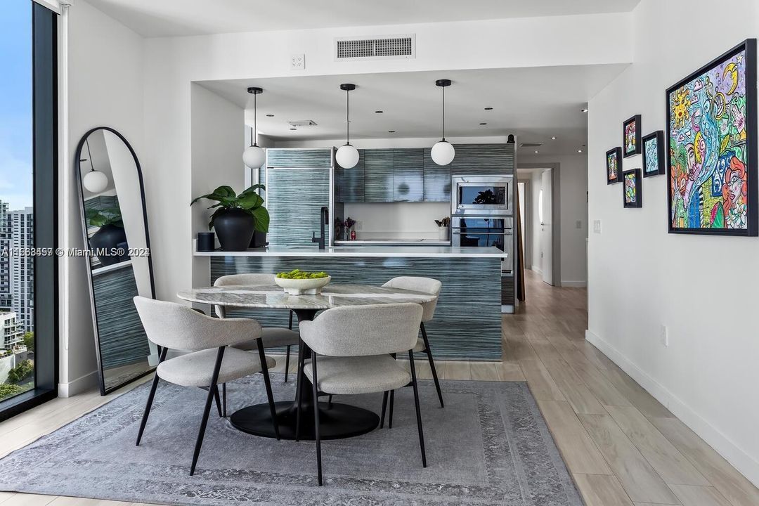 Recently Rented: $7,500 (3 beds, 2 baths, 1395 Square Feet)