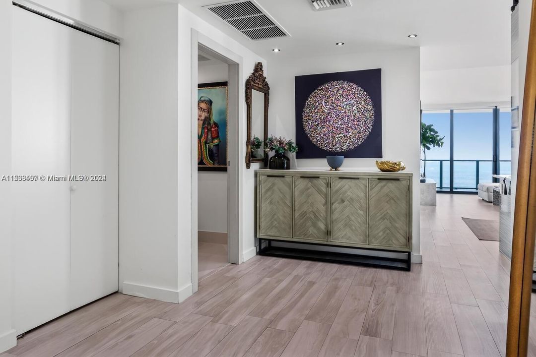 Recently Rented: $7,500 (3 beds, 2 baths, 1395 Square Feet)