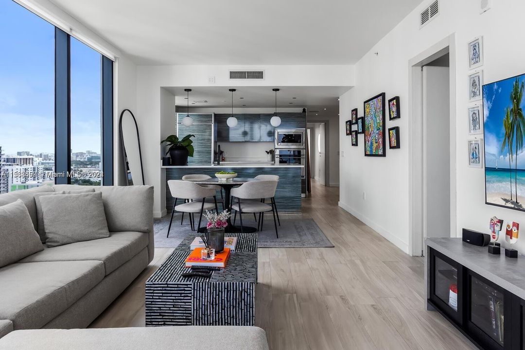 Recently Rented: $7,500 (3 beds, 2 baths, 1395 Square Feet)