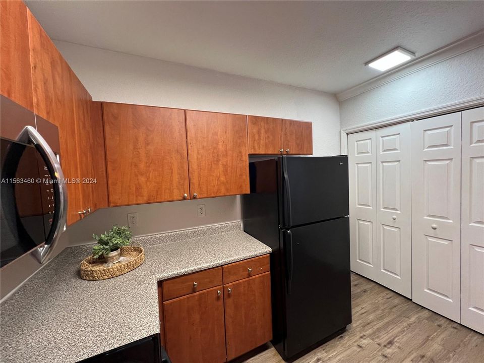 Active With Contract: $2,150 (2 beds, 2 baths, 0 Square Feet)