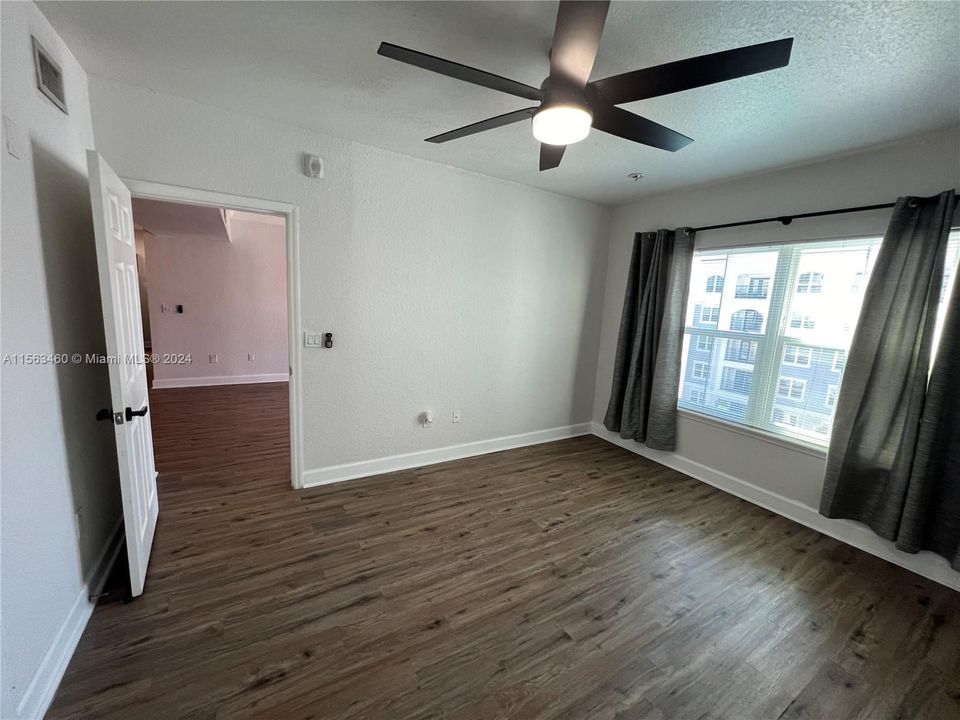 Active With Contract: $2,150 (2 beds, 2 baths, 0 Square Feet)