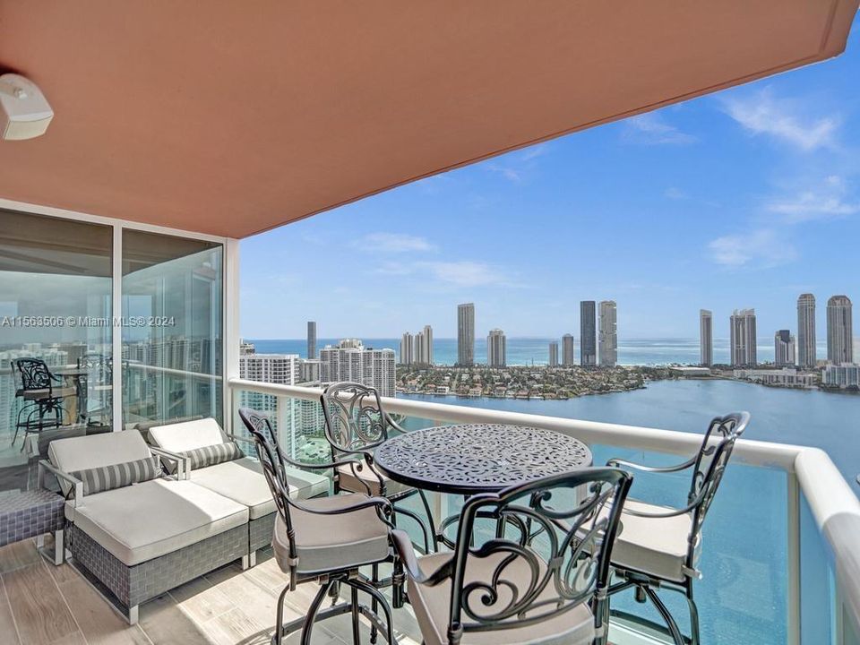 For Sale: $4,000,000 (4 beds, 4 baths, 4080 Square Feet)