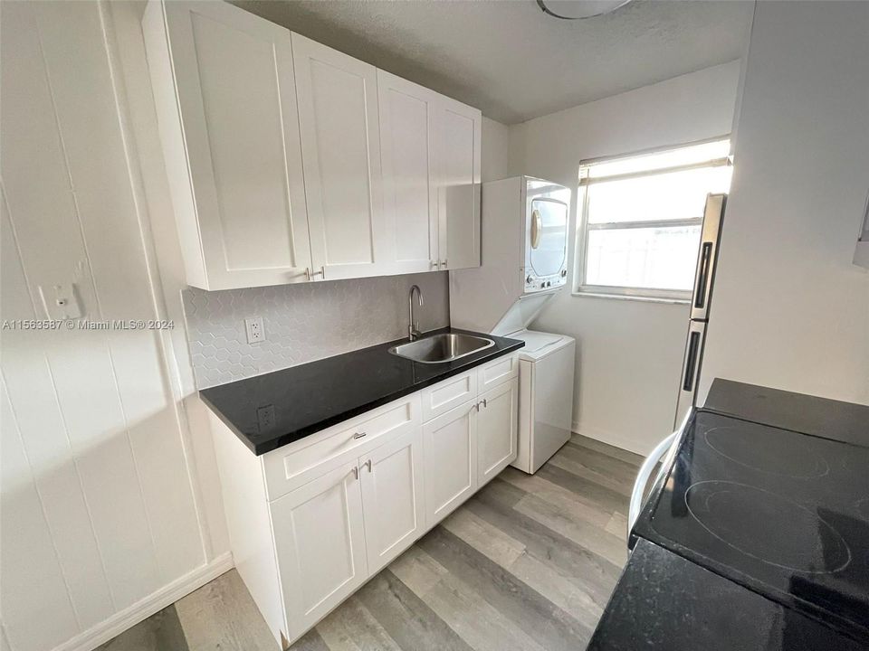 Recently Rented: $1,700 (1 beds, 1 baths, 0 Square Feet)