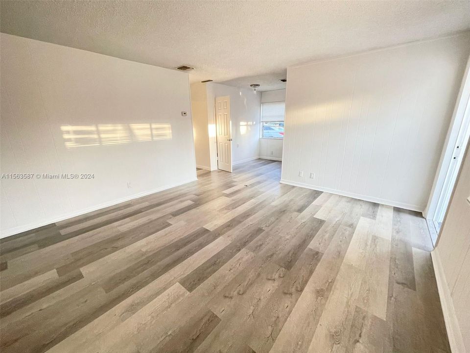 Recently Rented: $1,700 (1 beds, 1 baths, 0 Square Feet)