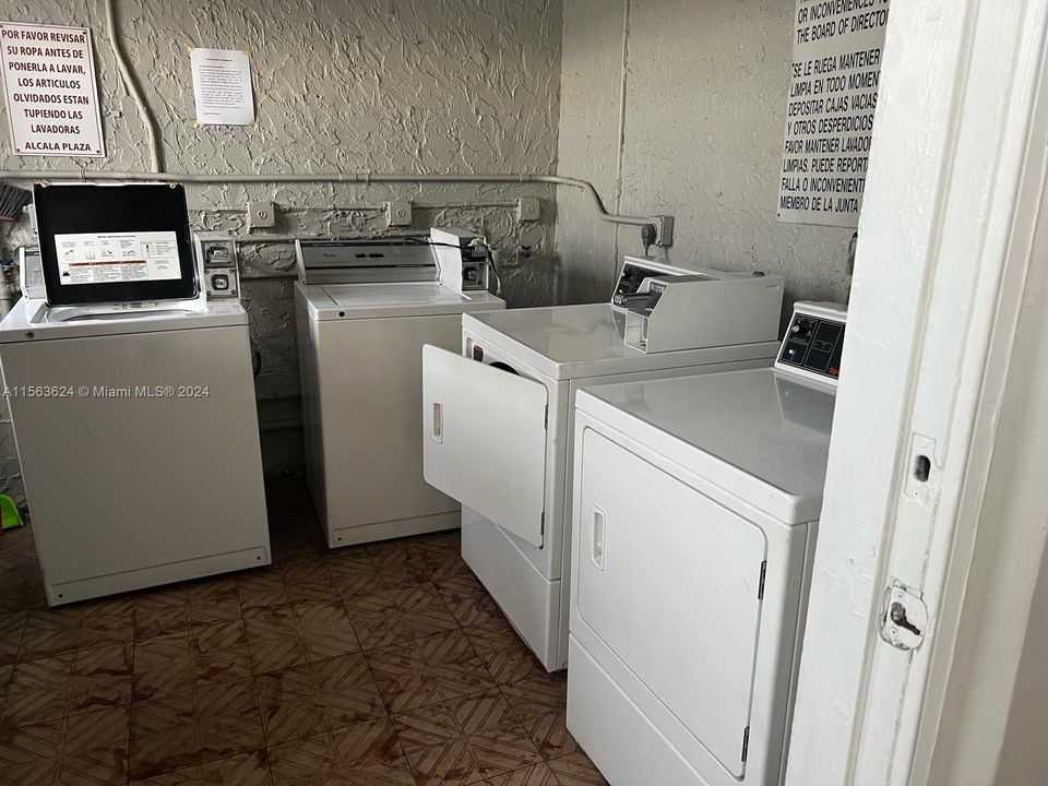 For Rent: $2,700 (2 beds, 1 baths, 763 Square Feet)
