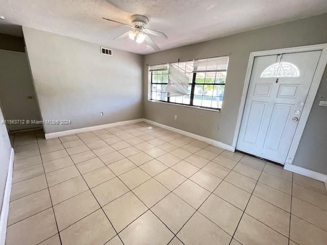 Recently Sold: $369,900 (2 beds, 1 baths, 879 Square Feet)