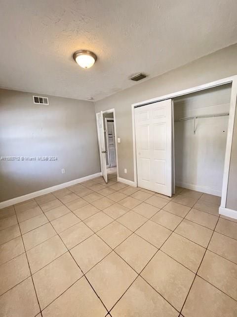 Recently Sold: $369,900 (2 beds, 1 baths, 879 Square Feet)