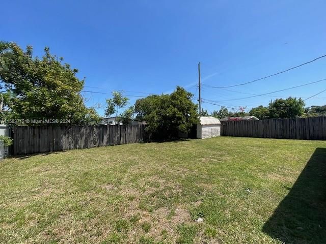 Recently Sold: $369,900 (2 beds, 1 baths, 879 Square Feet)