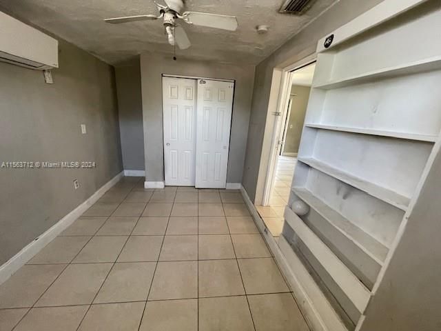 Recently Sold: $369,900 (2 beds, 1 baths, 879 Square Feet)