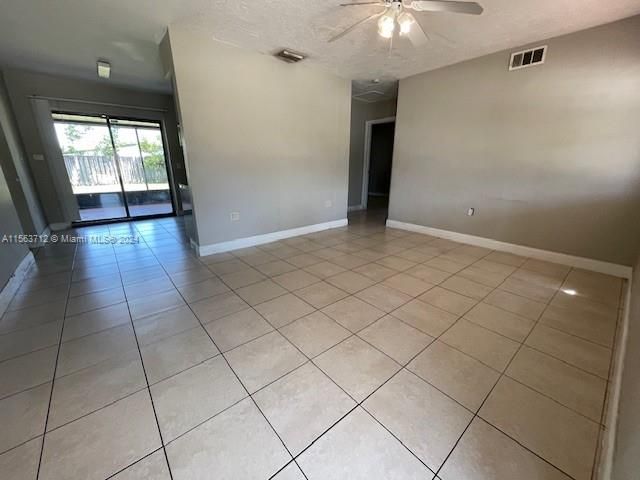 Recently Sold: $369,900 (2 beds, 1 baths, 879 Square Feet)