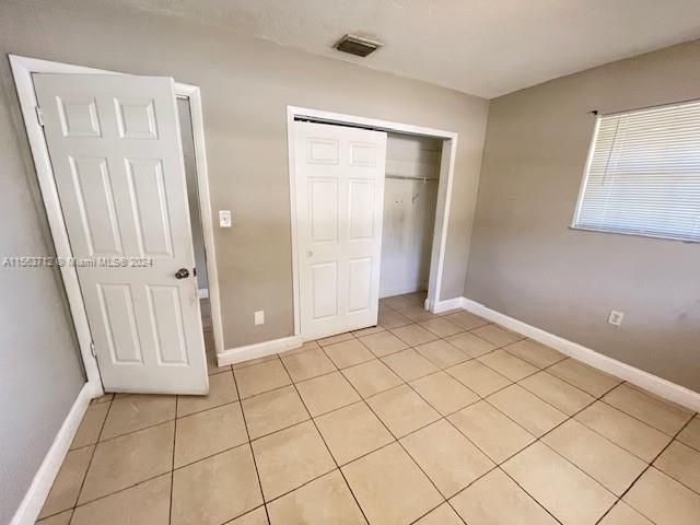 Recently Sold: $369,900 (2 beds, 1 baths, 879 Square Feet)