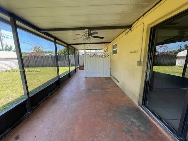 Recently Sold: $369,900 (2 beds, 1 baths, 879 Square Feet)