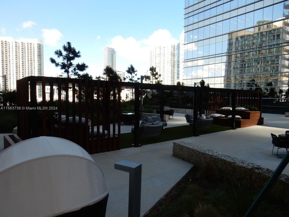 Recientemente alquilado: $6,000 (2 camas, 2 baños, 1281 Pies cuadrados)