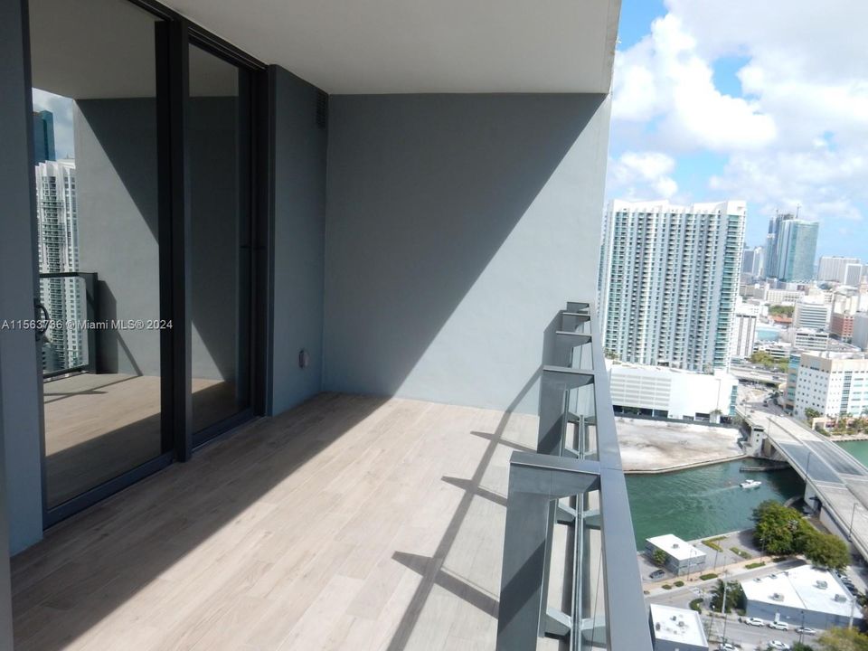 Recientemente alquilado: $6,000 (2 camas, 2 baños, 1281 Pies cuadrados)