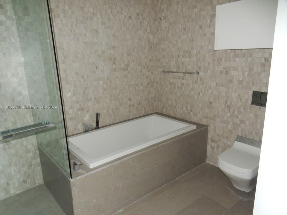 Recientemente alquilado: $6,000 (2 camas, 2 baños, 1281 Pies cuadrados)