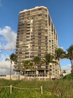 Active With Contract: $899,000 (2 beds, 2 baths, 1230 Square Feet)