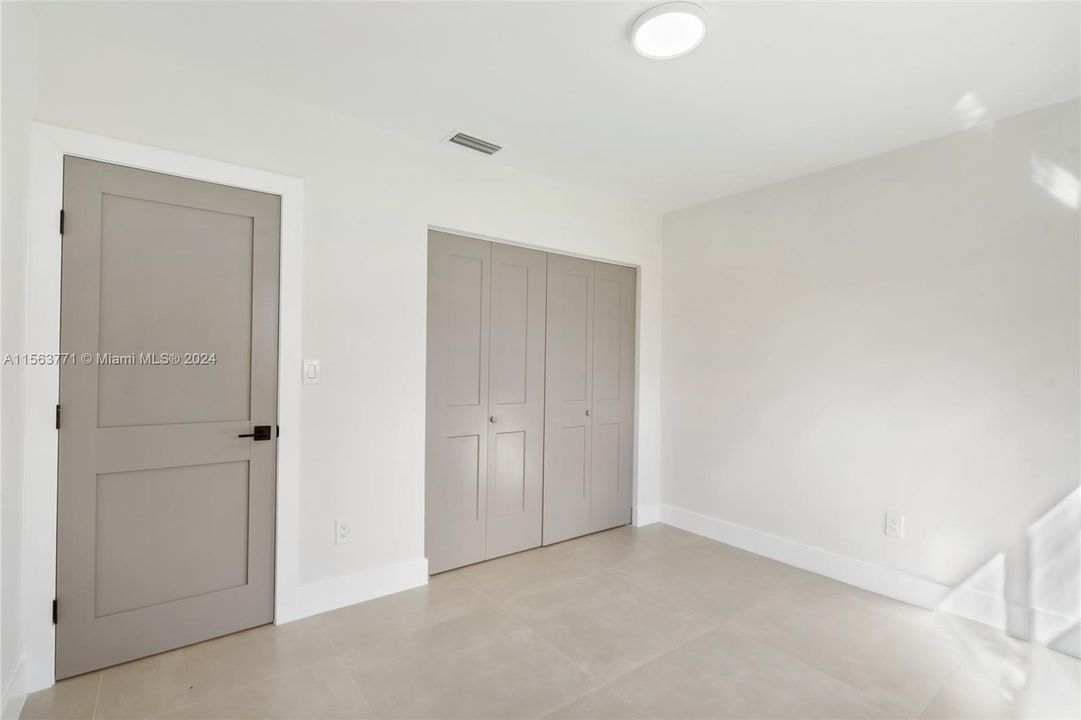 Recientemente alquilado: $8,000 (4 camas, 3 baños, 1904 Pies cuadrados)