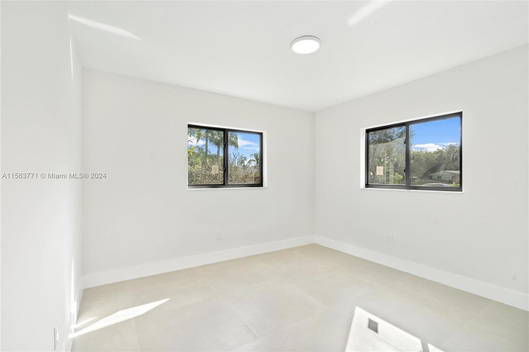 Recientemente alquilado: $8,000 (4 camas, 3 baños, 1904 Pies cuadrados)