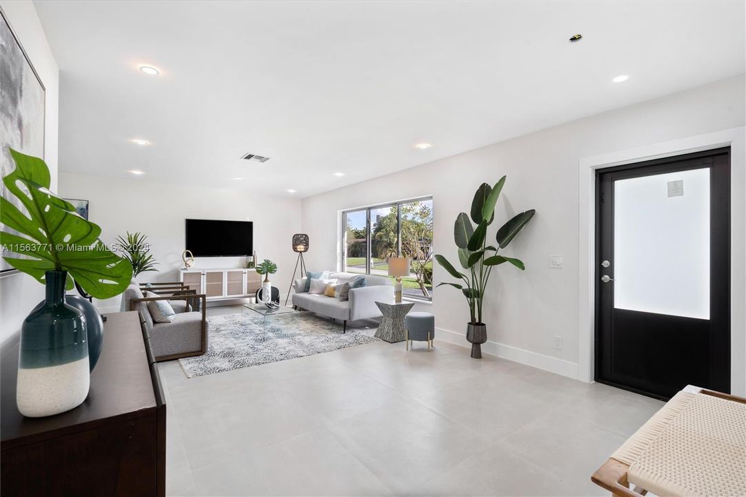 Recientemente alquilado: $8,000 (4 camas, 3 baños, 1904 Pies cuadrados)