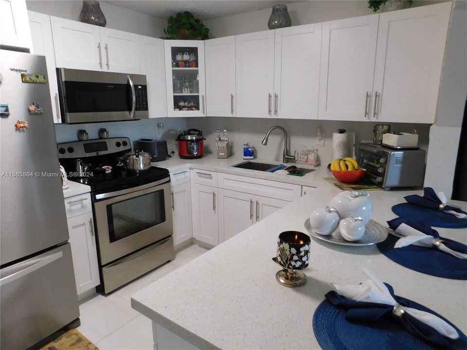 For Sale: $309,900 (3 beds, 2 baths, 1212 Square Feet)