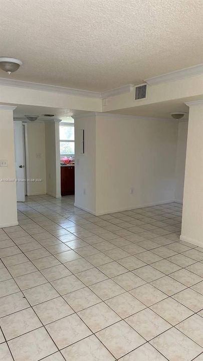 For Rent: $2,000 (2 beds, 2 baths, 953 Square Feet)