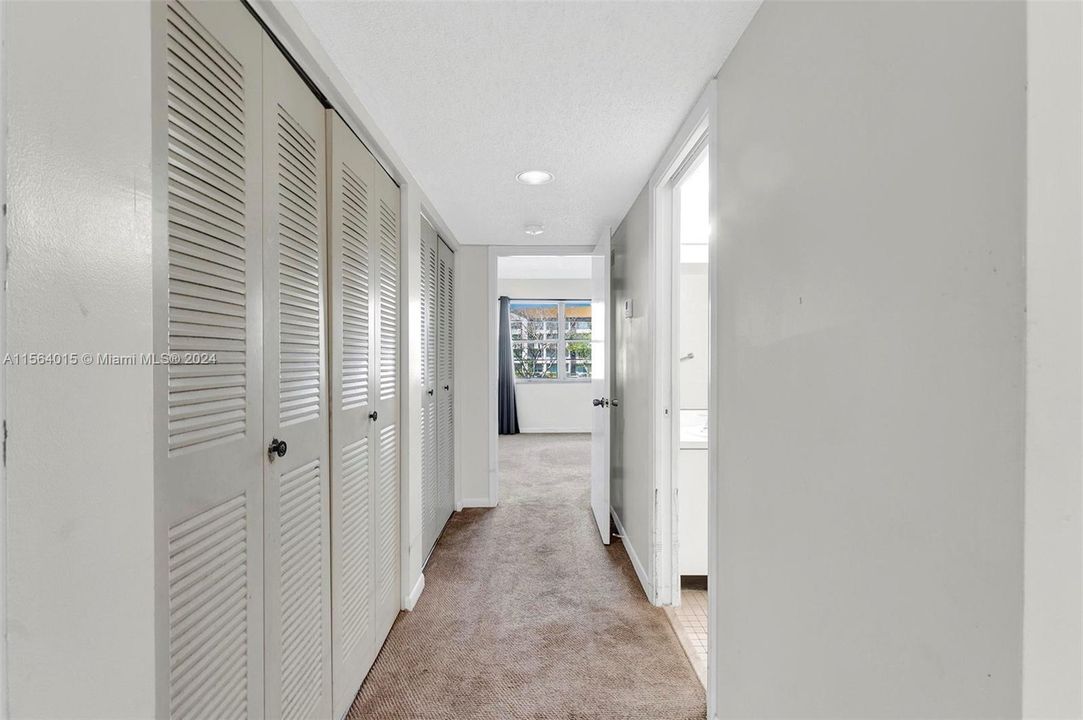 Active With Contract: $145,000 (1 beds, 1 baths, 575 Square Feet)
