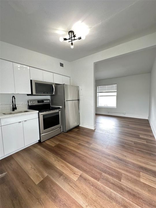 Recently Rented: $2,000 (2 beds, 1 baths, 700 Square Feet)