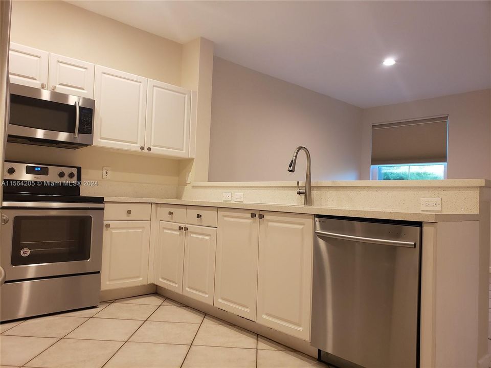 Active With Contract: $5,000 (4 beds, 2 baths, 2256 Square Feet)