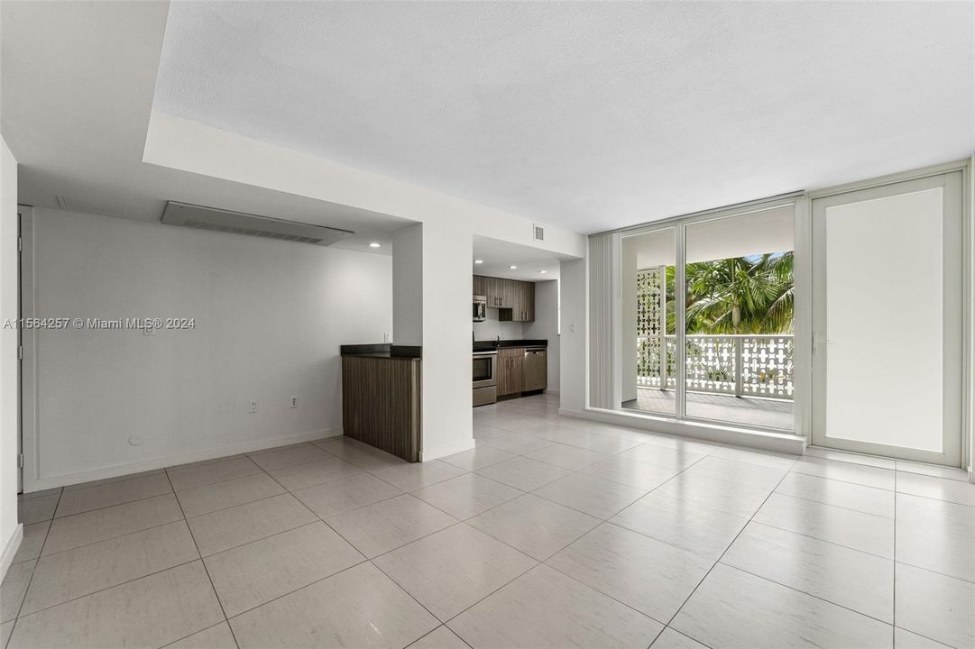 Recientemente alquilado: $2,609 (1 camas, 1 baños, 671 Pies cuadrados)