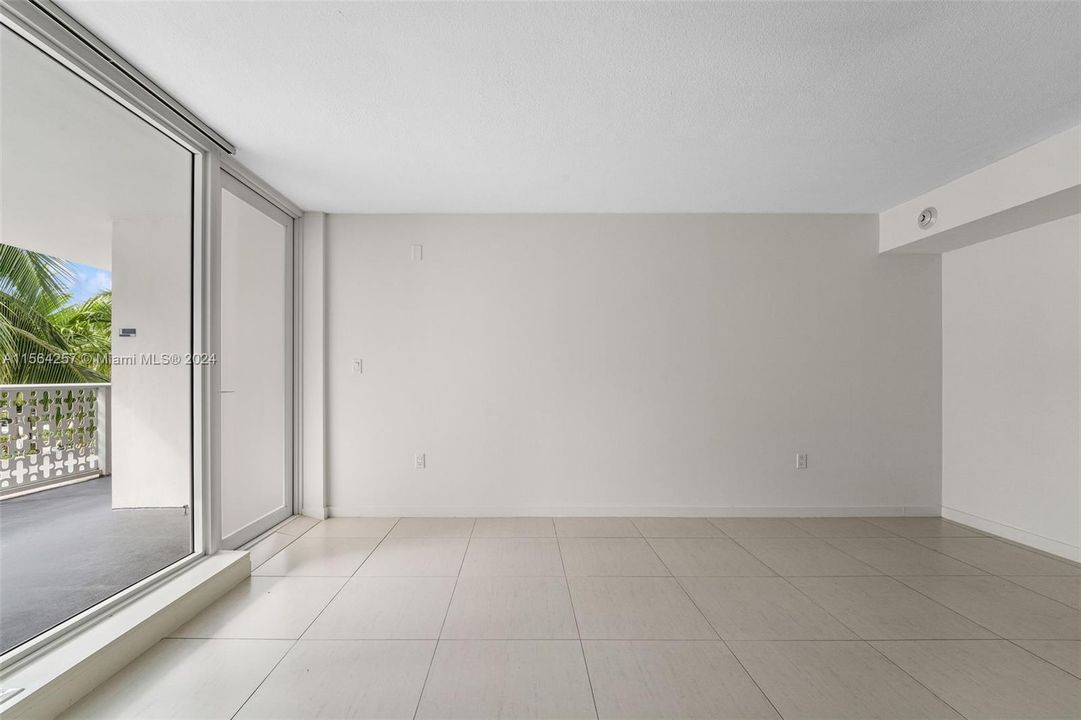 Recientemente alquilado: $2,609 (1 camas, 1 baños, 671 Pies cuadrados)