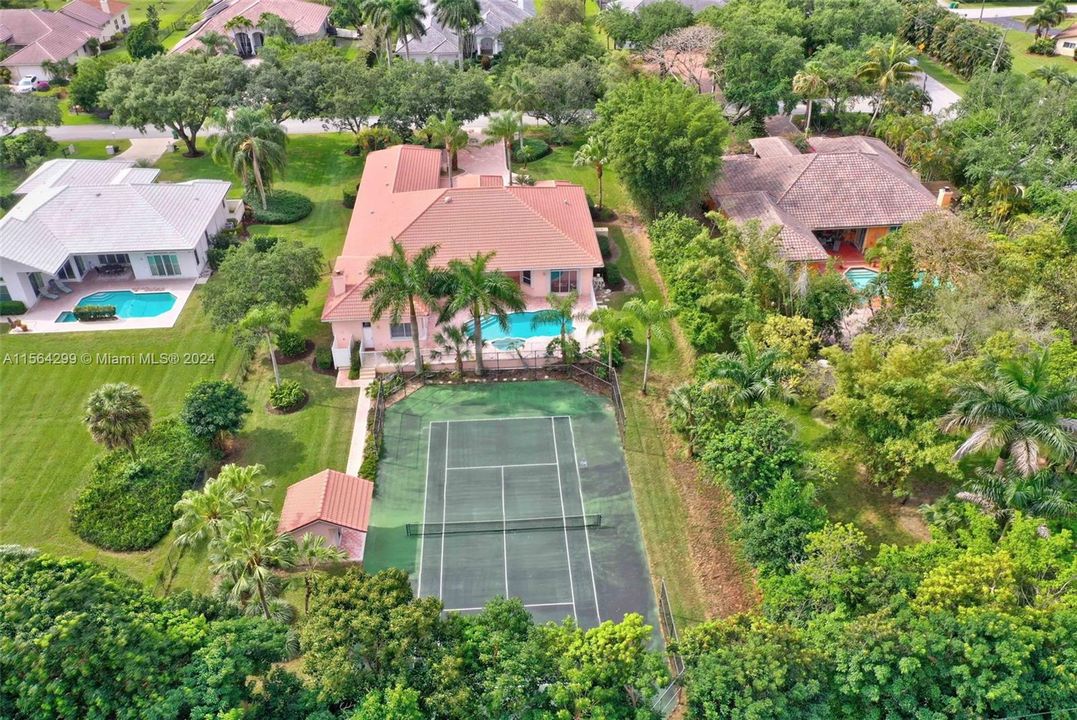 Recently Sold: $1,550,000 (6 beds, 4 baths, 4880 Square Feet)