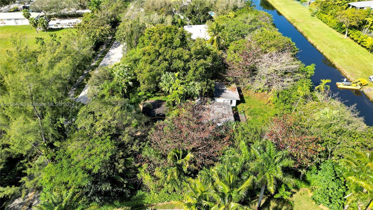 Active With Contract: $2,225,000 (0.75 acres)