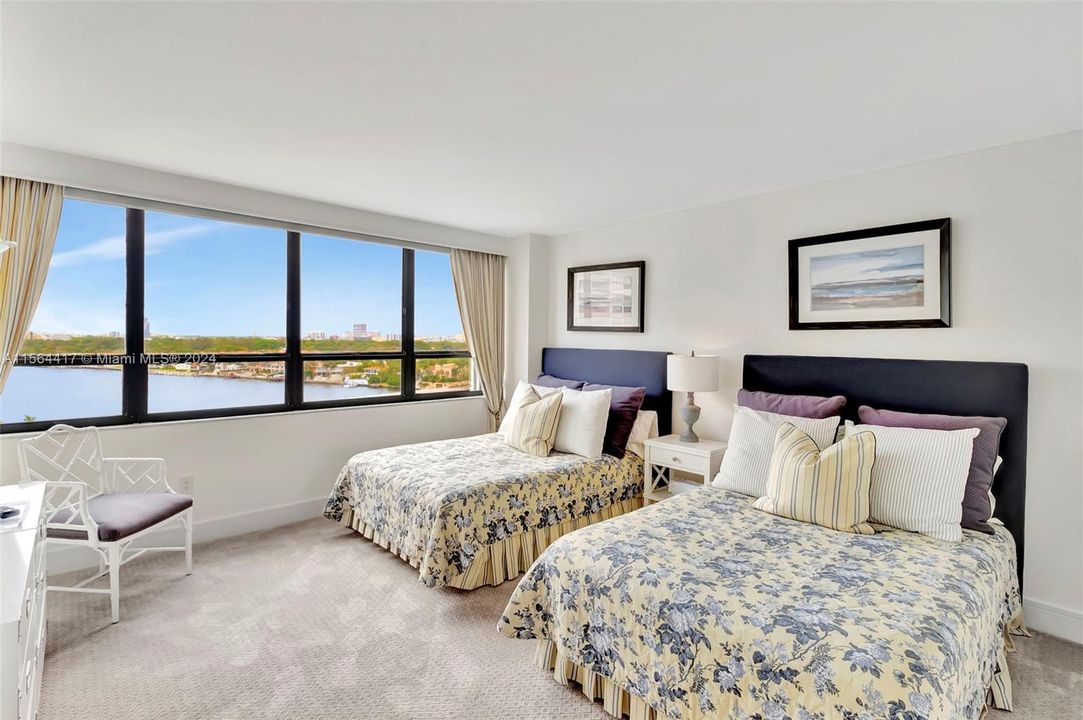 For Sale: $1,400,000 (2 beds, 2 baths, 1642 Square Feet)