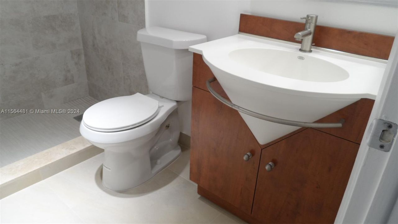 Recently Sold: $247,000 (2 beds, 2 baths, 1064 Square Feet)